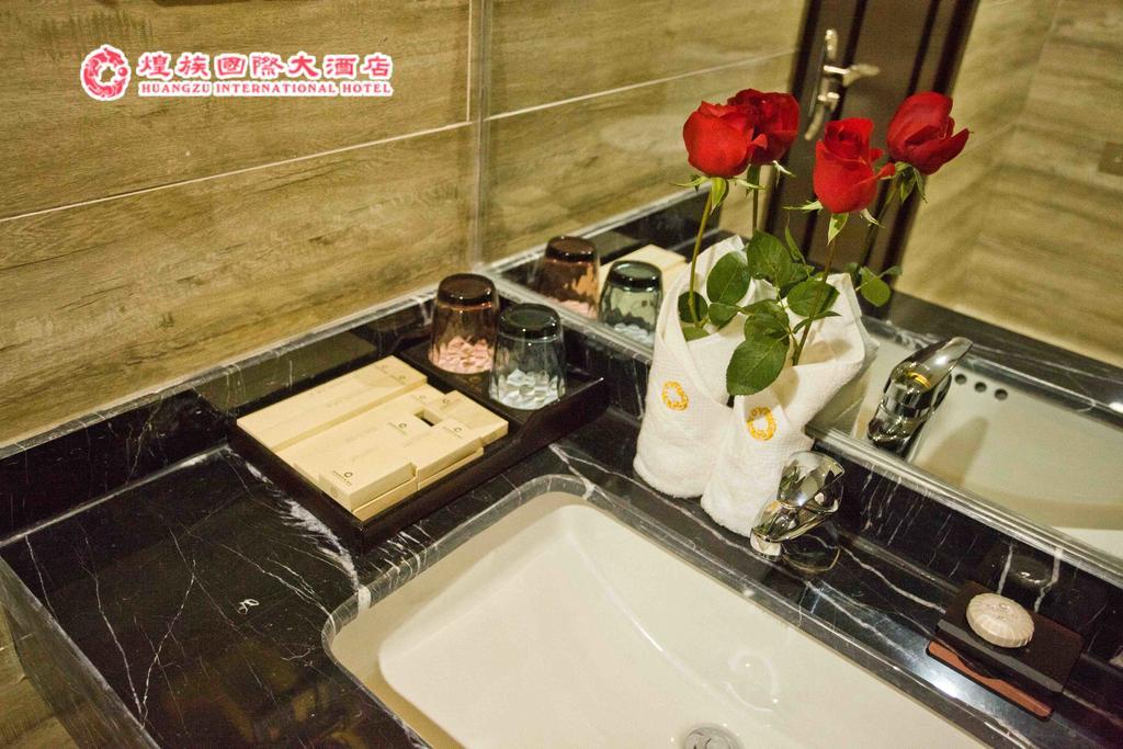 Huangzu International Hotel 怀化 外观 照片